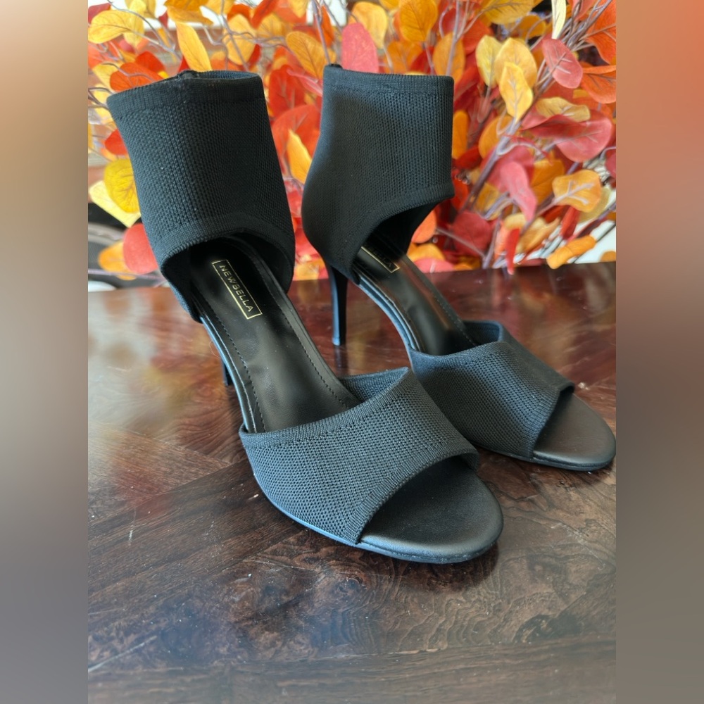 NEWBELLA Mousse Fit Peep Toe Stilettos size 7